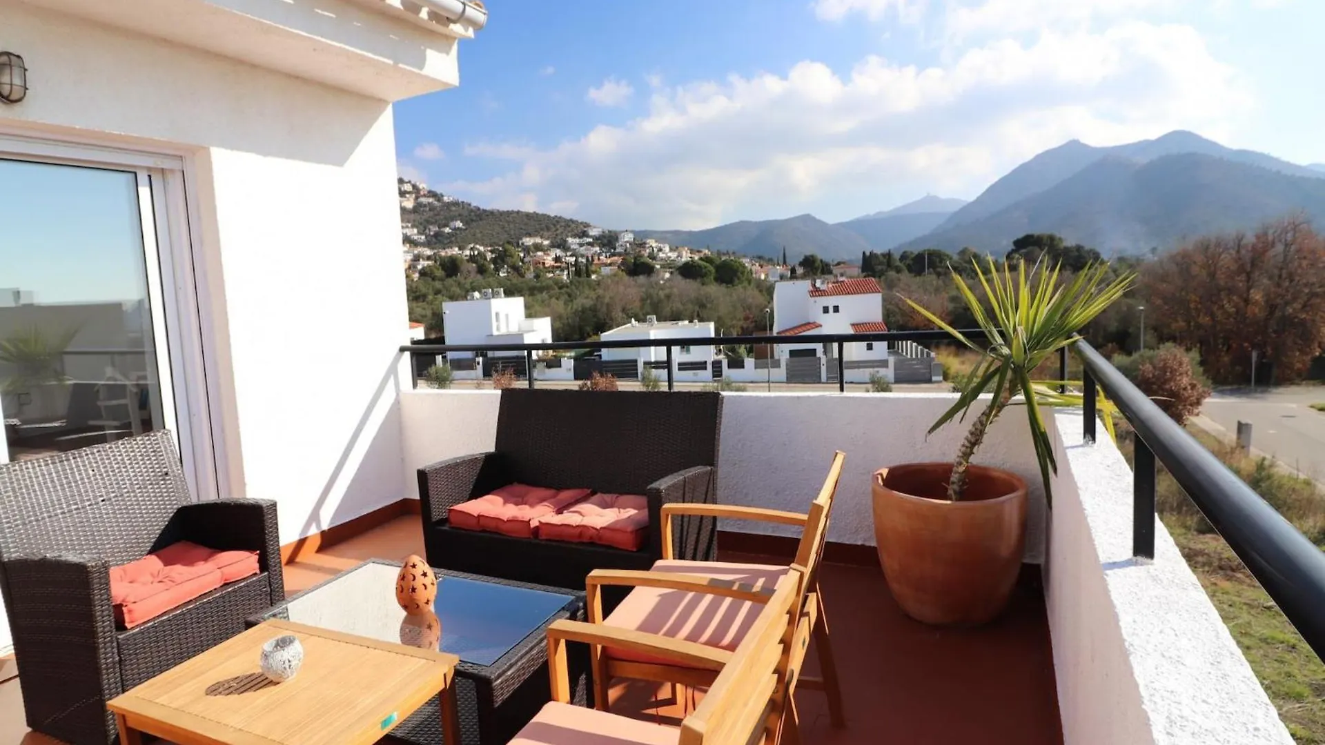 Beautiful Apartment With View Montjoi Σπίτι διακοπών