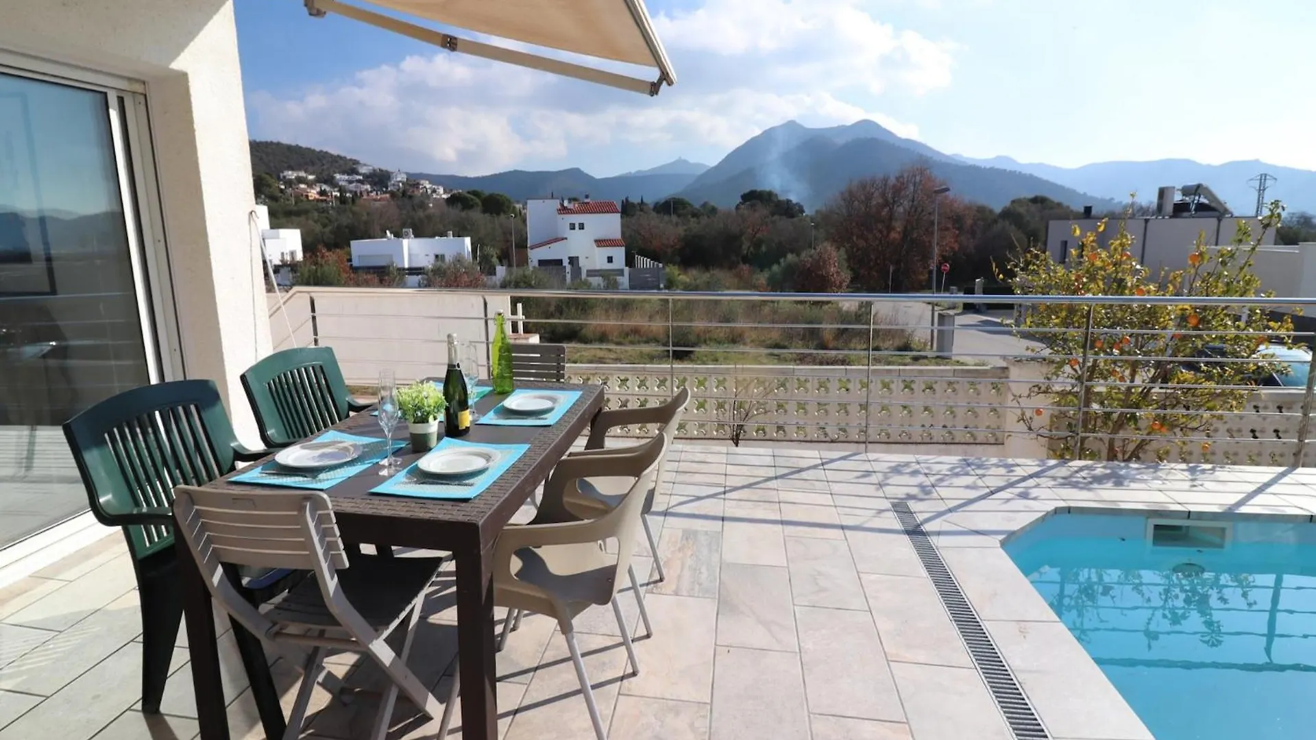 Σπίτι διακοπών Beautiful Apartment With View Montjoi