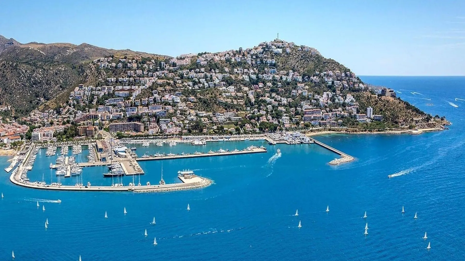 Beautiful Apartment With View Montjoi